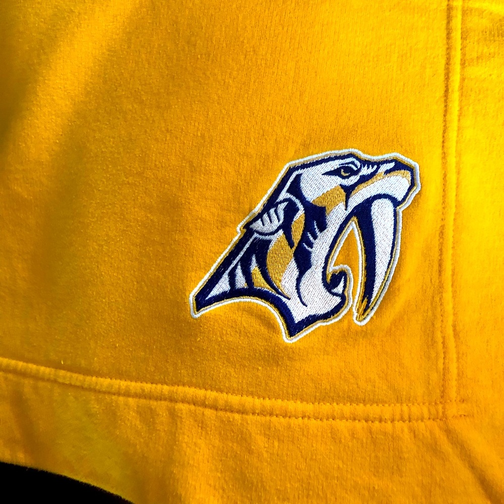Nashville Predators Throw Blanket